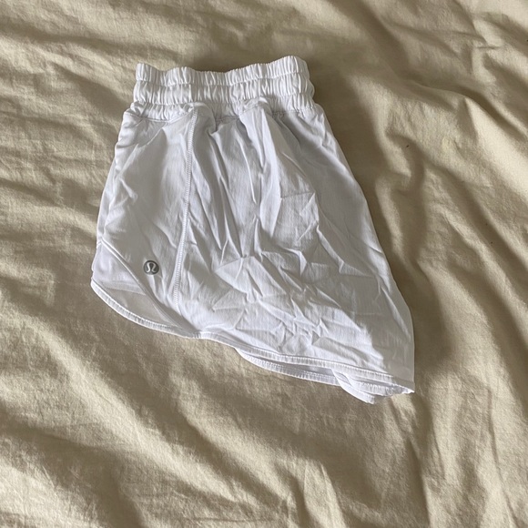 LULULEMON hotly hot shorts***white** - Picture 3 of 6